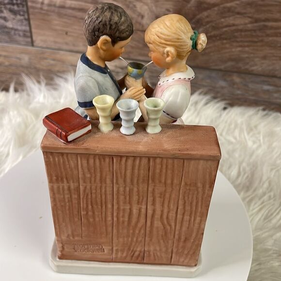 Gorham Figurine Inspired byNorman Rockwell Painting”A Day in the Life of a Boy” - Picture 6 of 8
